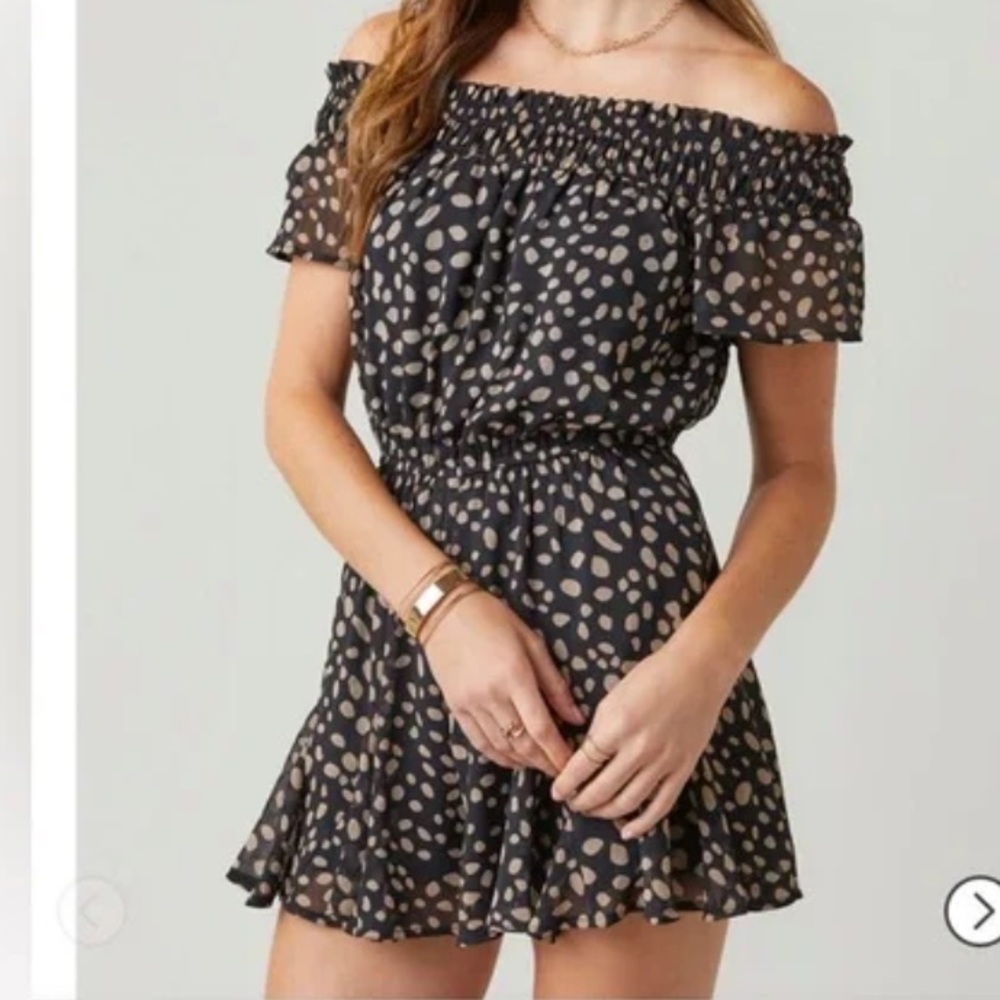 BLUE RAIN OFF THE SHOULDER SHORTS ROMPER (a304)